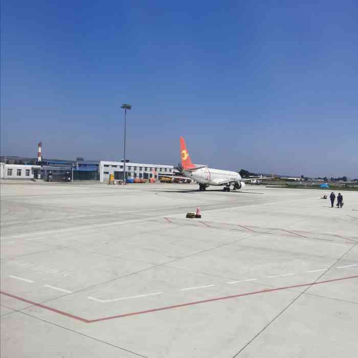 赤峰玉龙机场-"军民两用机场.在赤峰市外 ,因为出城的