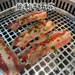 烤肉 香洲区  夏湾 盛鑫碳火烤肉 吃肉的一天～ 店铺挺大冷气挺足 送