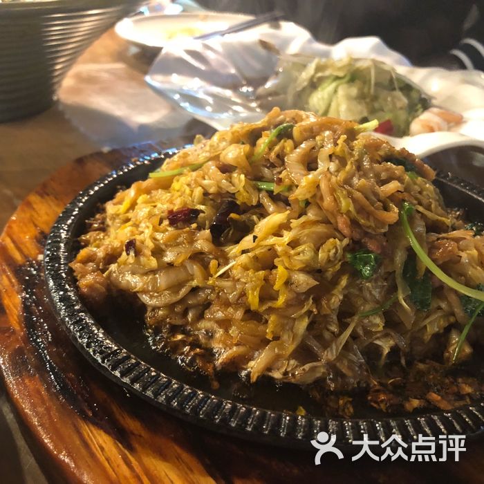铁板酸菜五花肉