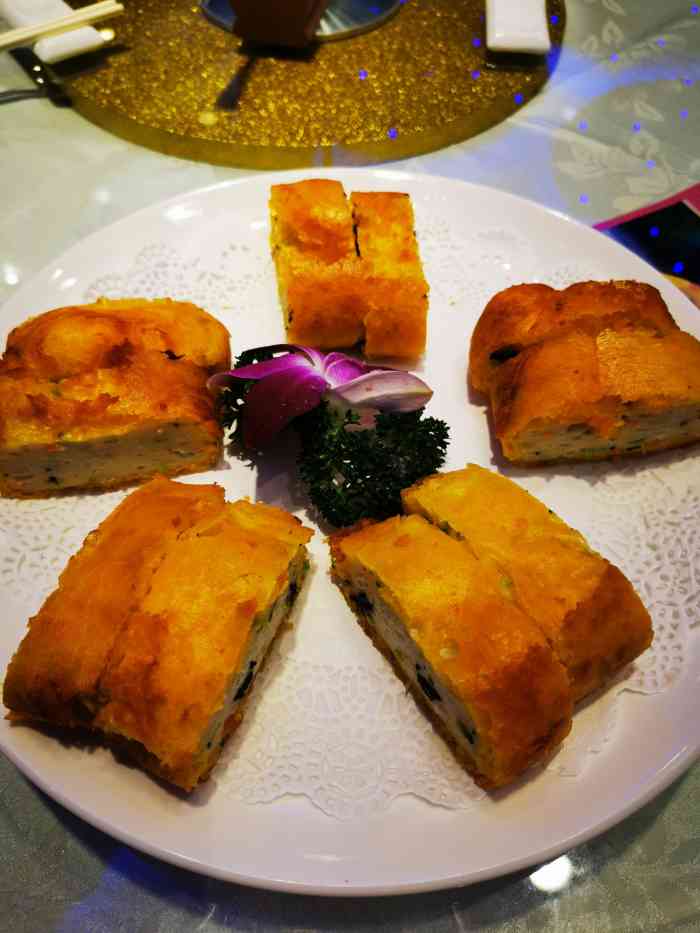 海滨海鲜大酒楼(怡景湾大酒店"年中答谢客户,在这家酒楼,定了一楼的