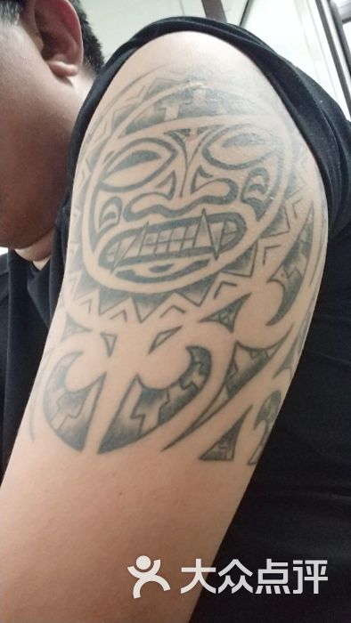 u tattoo 纹身店图片 - 第1张