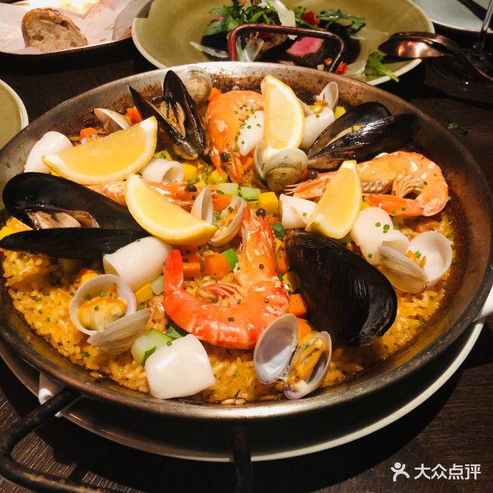 广州康莱德酒店aroma馥观景餐厅西班牙海鲜烩饭图片