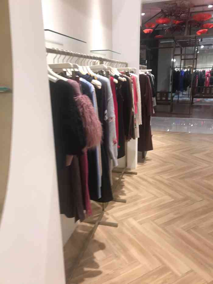 snidel(金狮广场店)-"这家店衣服是不少,不过完全没.