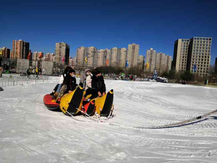 常营体育公园冰雪嘉年华-"有滑雪场了!周末带孩子来滑雪!孩子很喜欢.