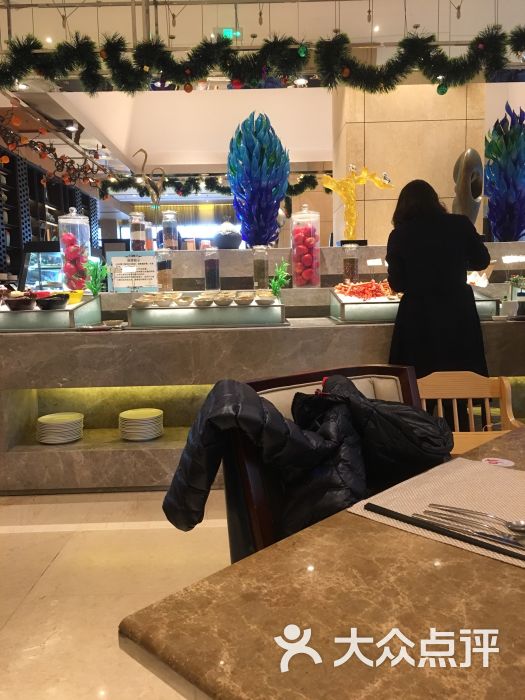 贵禾四季酒店自助餐厅-餐具摆设图片-威海美食-大众点评网