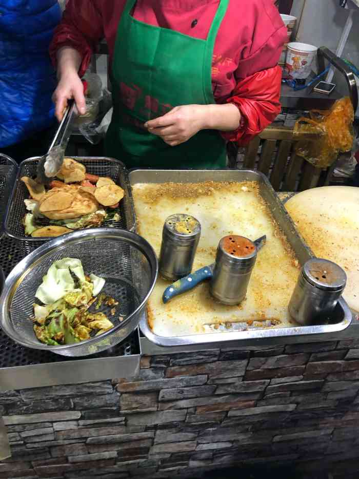 临沂麻辣串卷煎饼