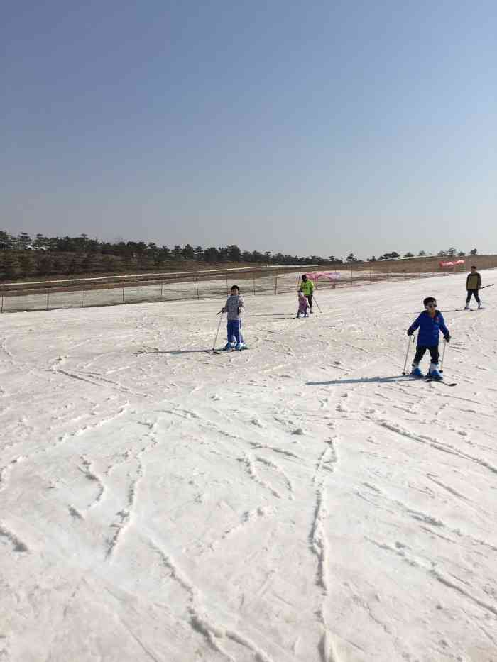 华彬生态园滑雪场