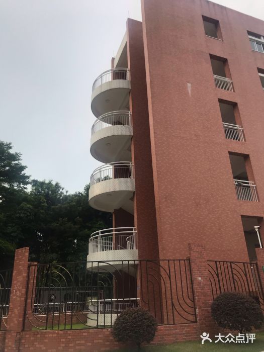 南海中学高中部教学楼图片