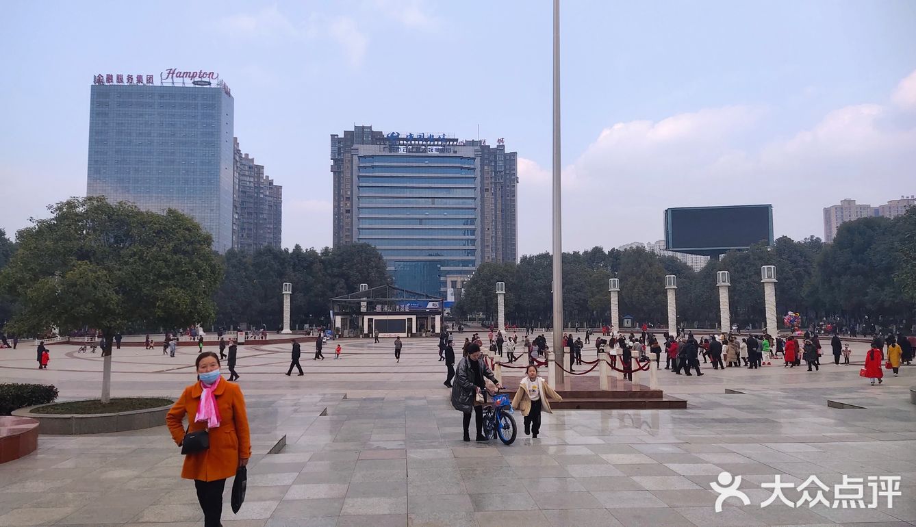 利州广场,广元的地标性建筑之一