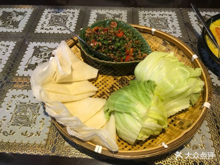 香辣肉碎生菜包