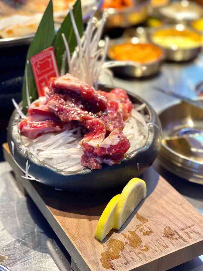 入火韩国烤肉(广州首店)-"「山蒜叶五花肉」肉很厚实