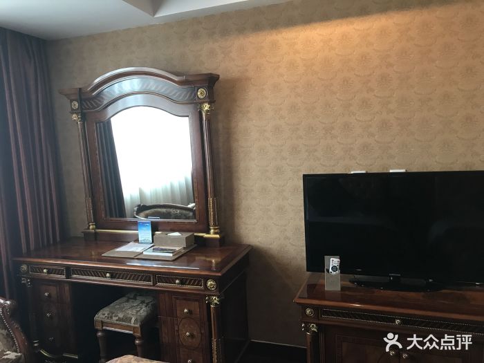 从曼谷回上海在澳门转机要十几个小时,凌晨.