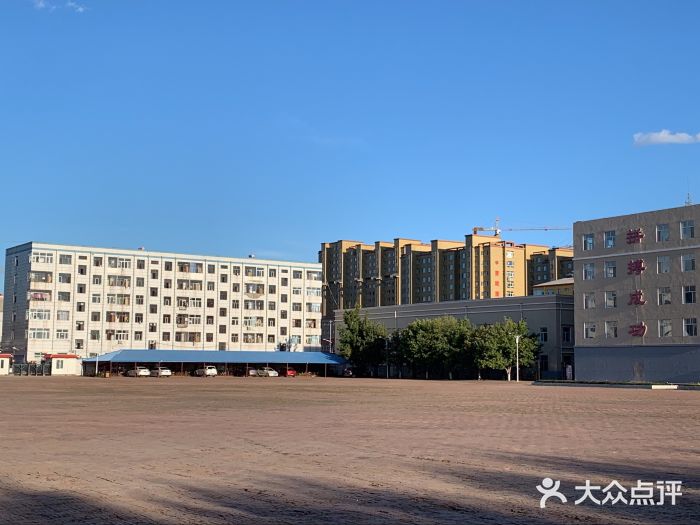 肇州县实验高中教学楼图片