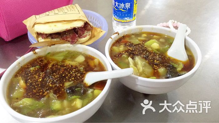 邢老三肉丸胡辣汤腊牛肉夹馍(劳动西路店)邢老三胡辣汤(劳动西路店)