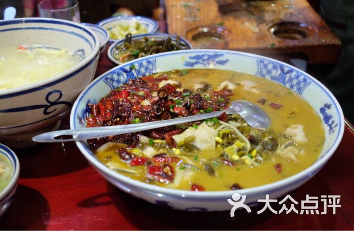 窄巷子陕菜馆(粉巷店)-酸菜江团图片-西安美食