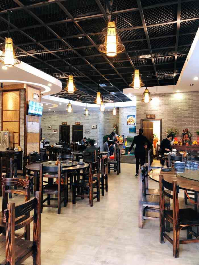 凤苑私厨-"位于喜来登酒店旁边 好容易找 住酒店下来.