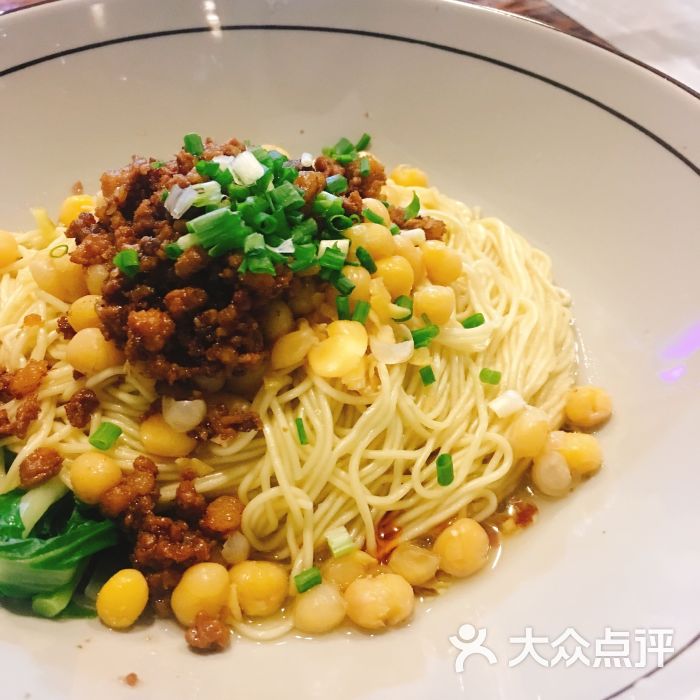 豌豆杂酱面