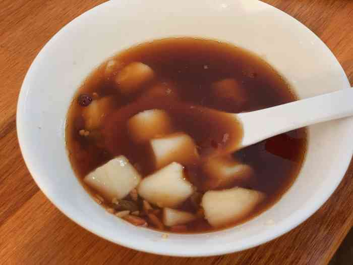 嬢嬢汤圆(黄桷垭老街分店)-"这家店现在在黄葛古道也开了一家分店了