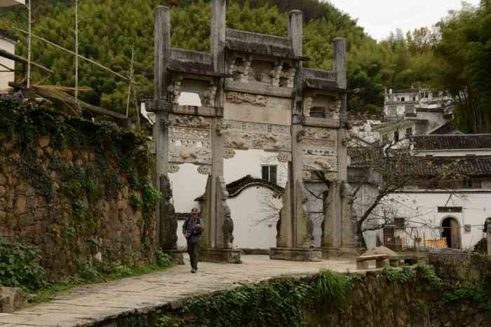 灵山村-"灵山村,皖南黄山脚下的古村落,春分时节,.