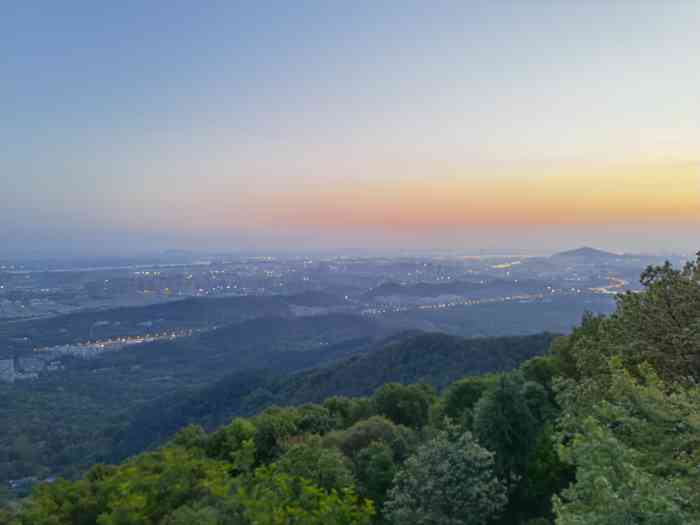 紫金山山顶公园