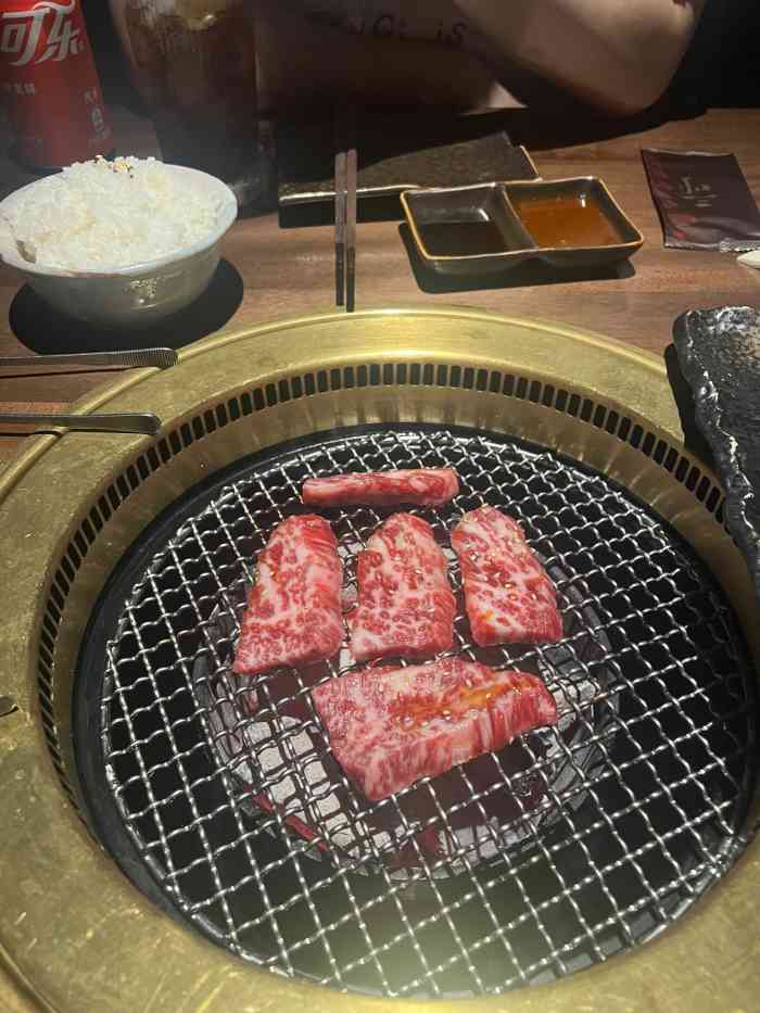 三川烧肉mikawa(南昌路本店"朋友吃过后推荐的,找了个雨天的夜晚一