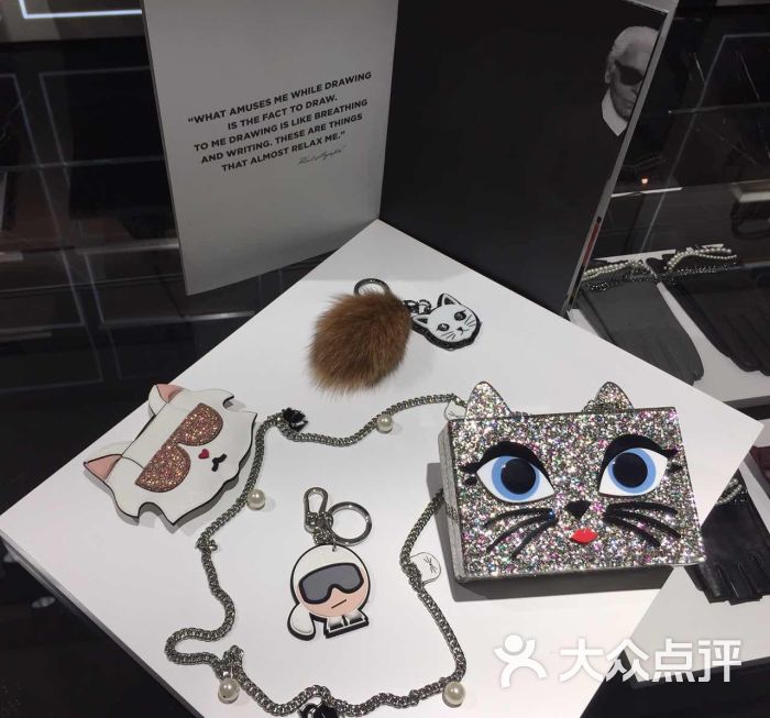 KARL LAGERFELD:老佛爷自己出来搞的牌子