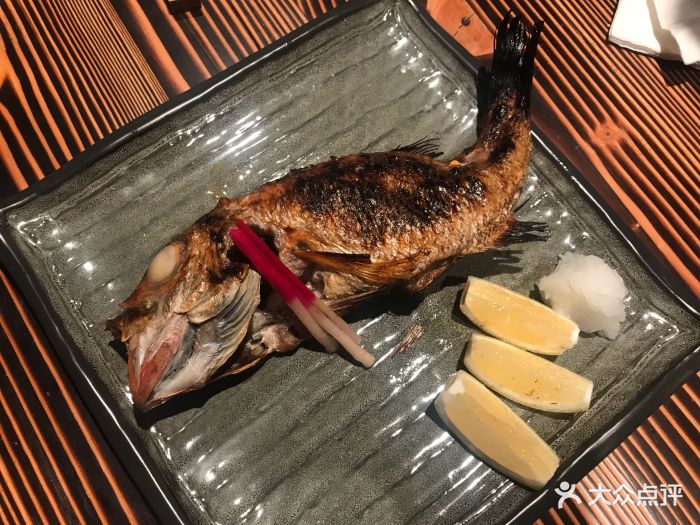 盐烤喉黑鱼