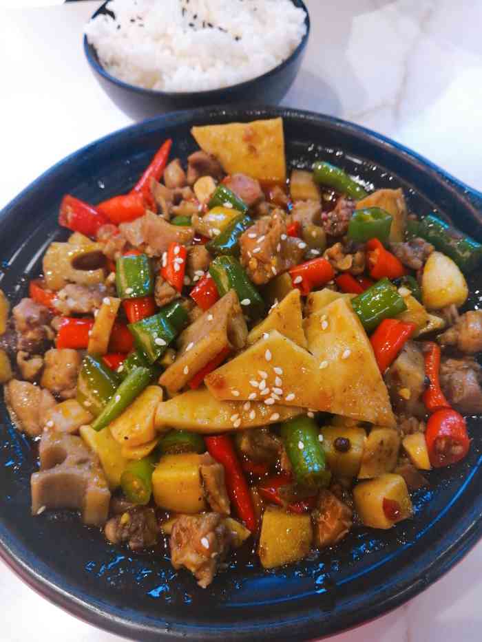 椒爸爸辣炒鸡米饭水游城店