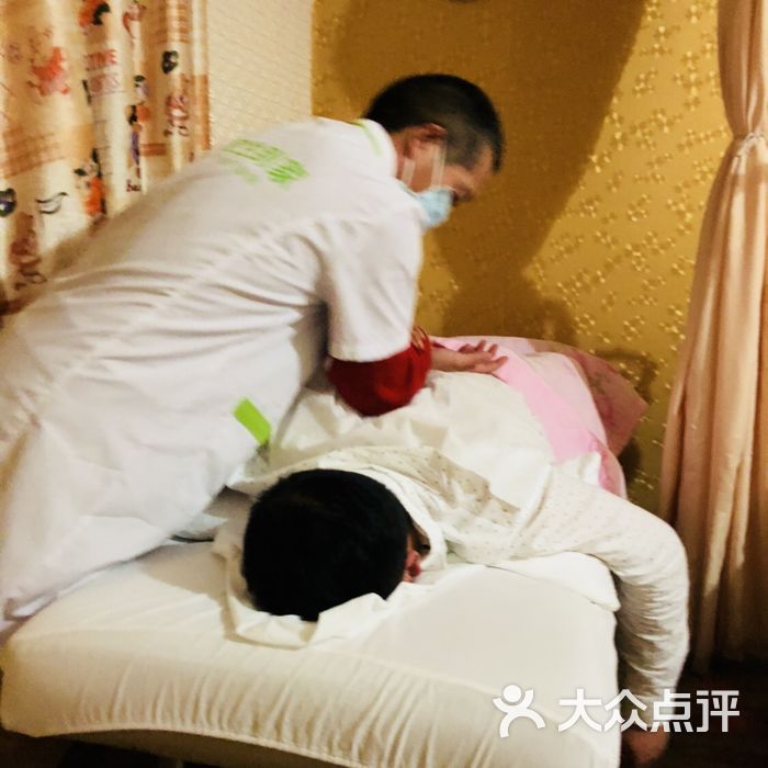 陈氏一指禅推拿徒手整形