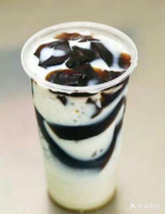 仙草奶冻杯