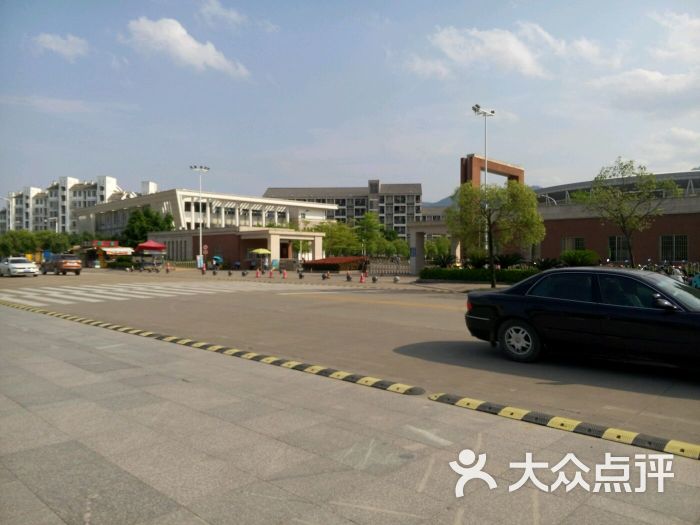 福建医科大学(上街校区)-东门图片 - 第1张