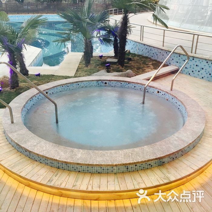 晴朗谷温泉穗乃花
