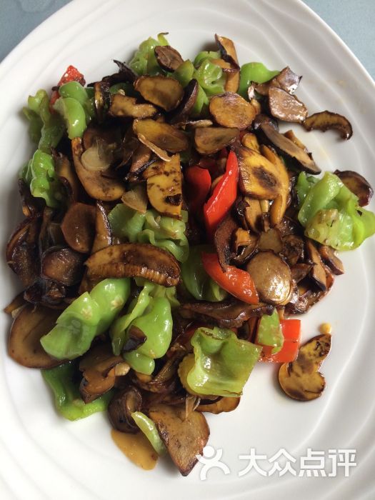 青椒炒牛肝菌