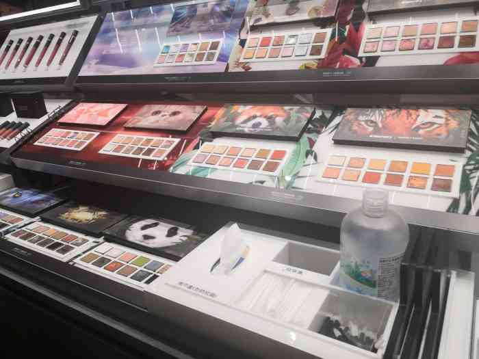 perfect diary完美日记(威高广场体验店)-"一直对完美日记家的动物