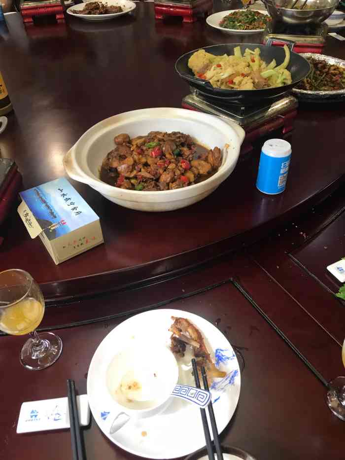 山水武宁食府-"大家注意,店家会给你擅自加菜.因为是.
