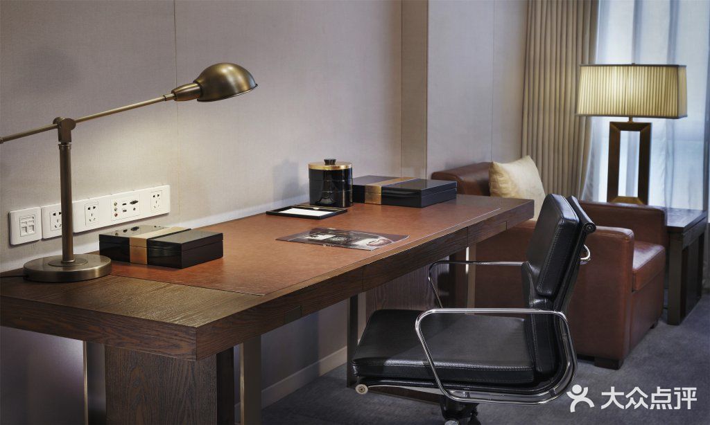 南坪棠舍精品酒店(重庆轻轨3号线二塘站店)