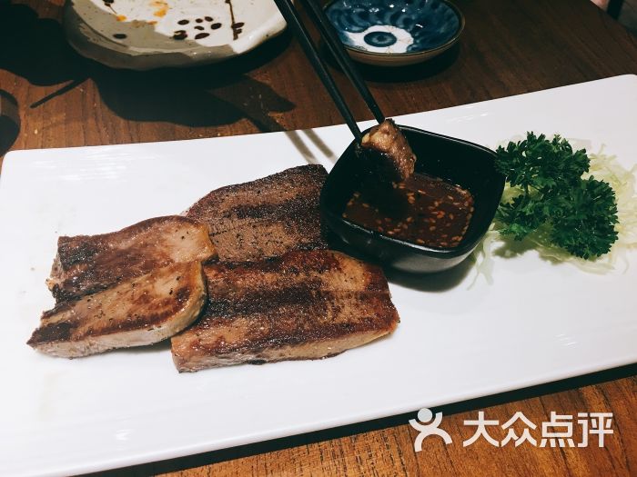 黑椒香煎厚牛舌