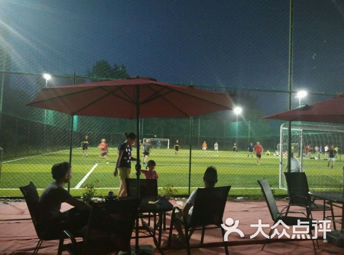 帕腾乐灯光足球场-图片-武汉运动健身