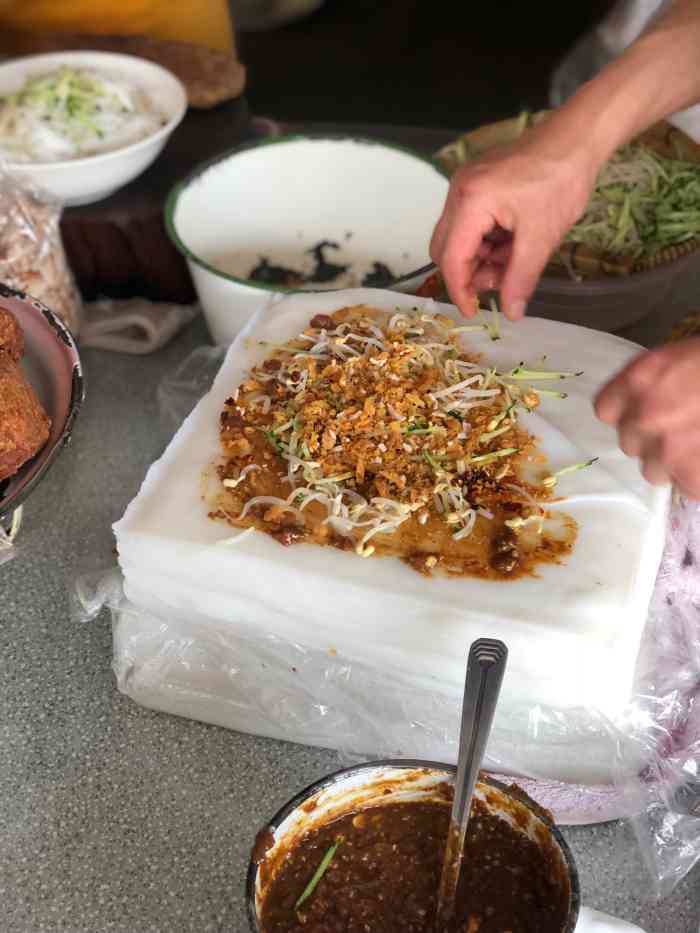 我的妈呀来腾冲两次这是我吃过最好吃的卷粉了叭
