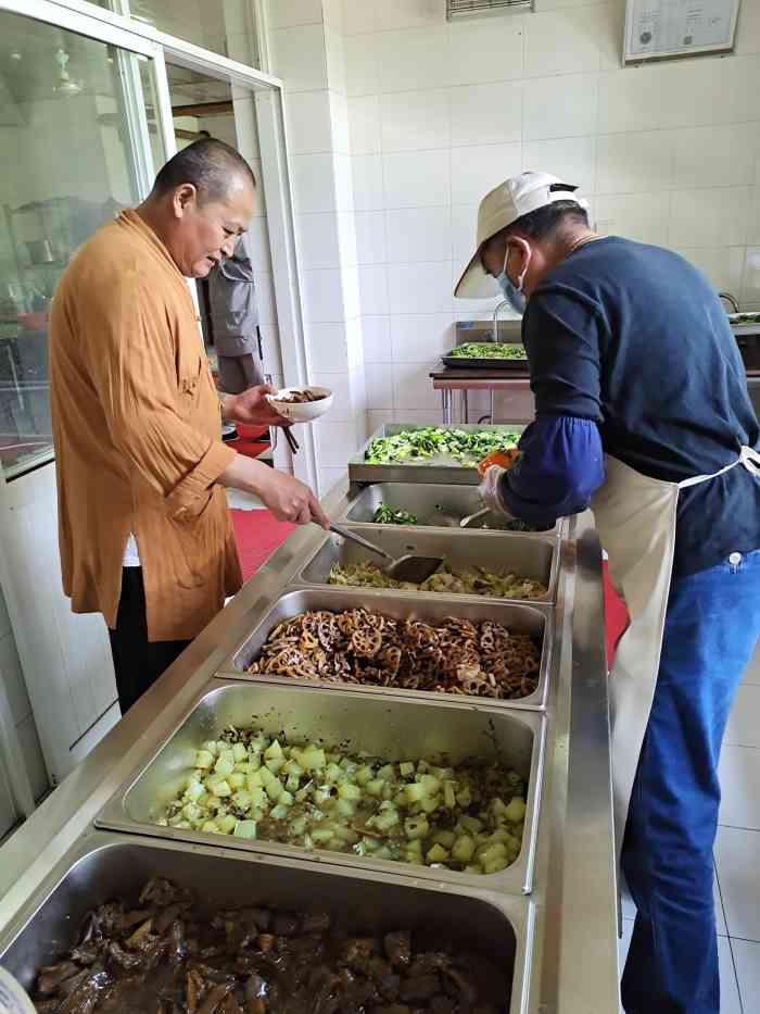 宝山寺食堂-"一直被dp安利的这个个寺庙,周五阳光灿烂.