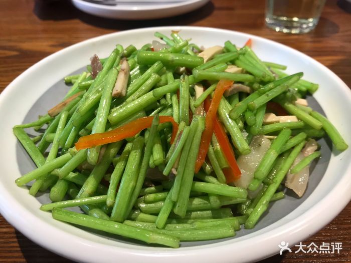 芦蒿炒咸肉