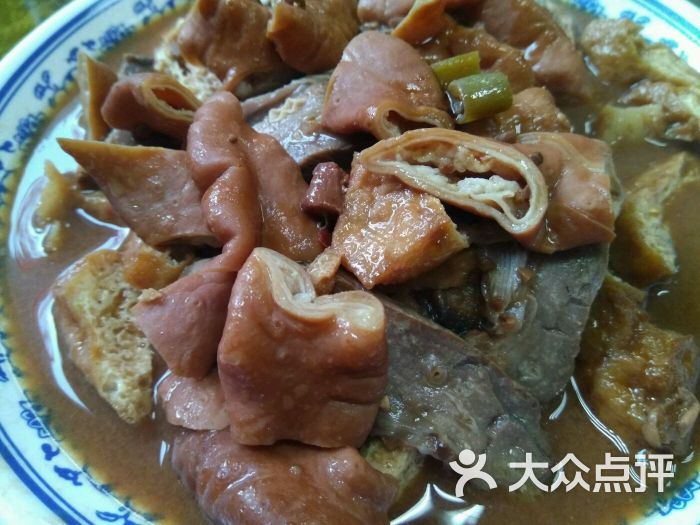 天坛 小吃快餐 老北京小吃 杨老黑卤煮小肠 所有点评 03-28 杨老黑