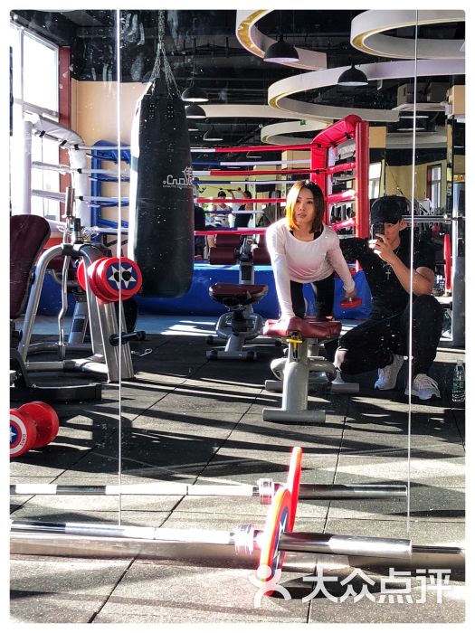漾健身会所:在天丰利对面我爱我家二楼,通风.北