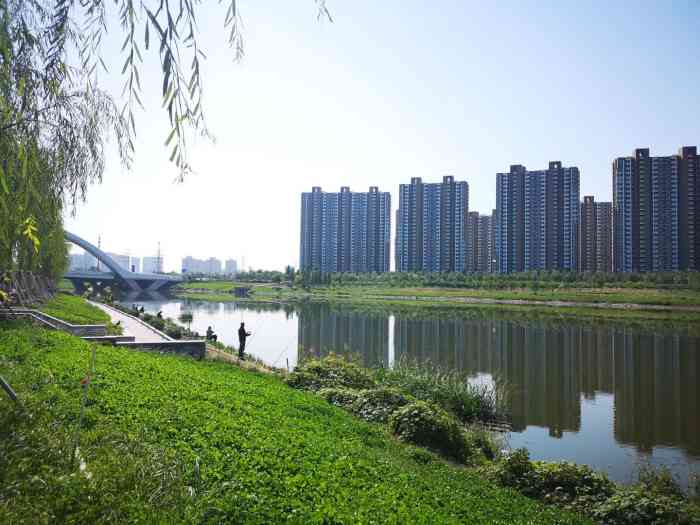 商务富锦公园-"小公园绿化的很好,春天各色花朵竞相,.
