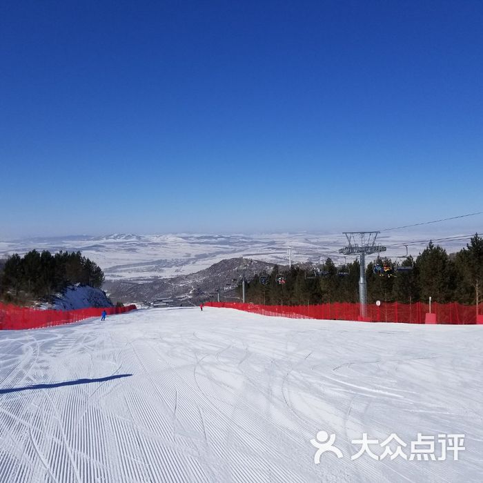 奥悦碾子山国际滑雪场