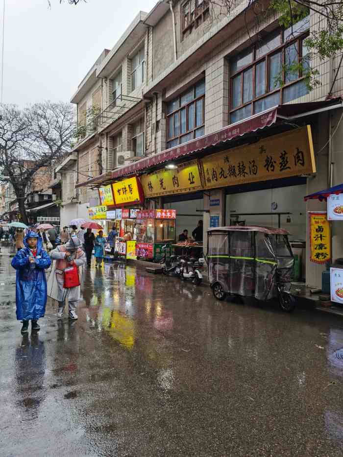 洒金桥美食街-"洒金桥是西安本地人非常喜爱的一条美食街,.