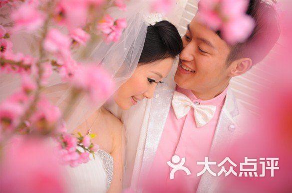 v视觉婚纱摄影_蔓延视觉婚纱摄影(2)