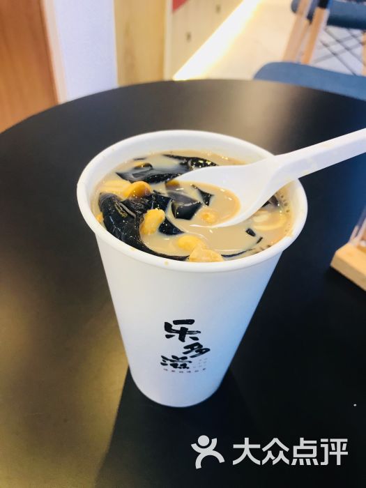 招牌奶茶烧仙草