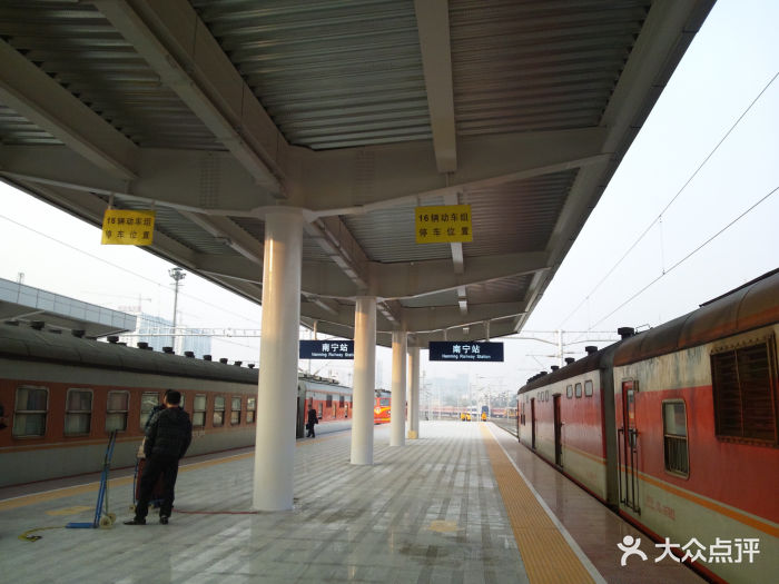 南宁火车站站台