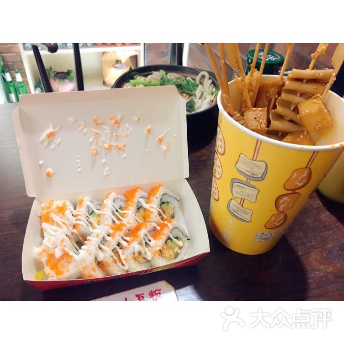 e度寿司:先说说服务态度吧,一个女服务员.淮北